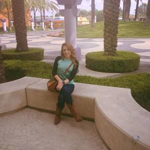 Meet your Posher, Kelli